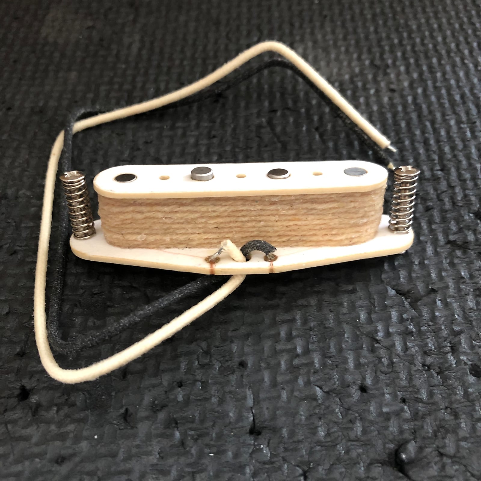 Retrovibe Route '51 Replacement single coil bass pickup for 50s Precision Alnico Poles, Cloth Wire, String binding, wax potted - Image 6
