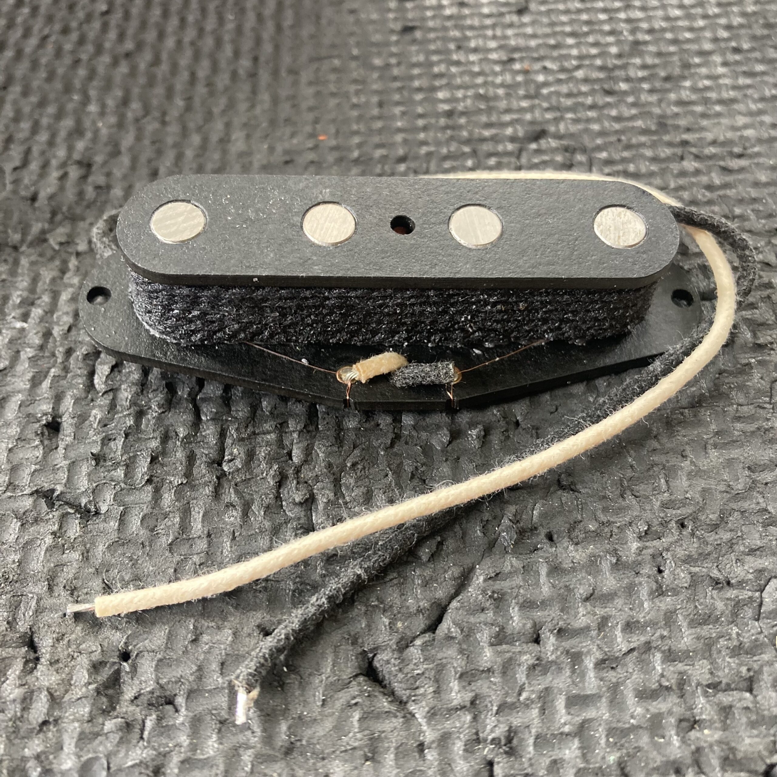 Retrovibe Route '51 Replacement single coil bass pickup for 50s Precision Alnico Poles, Cloth Wire, String binding, wax potted - Image 3