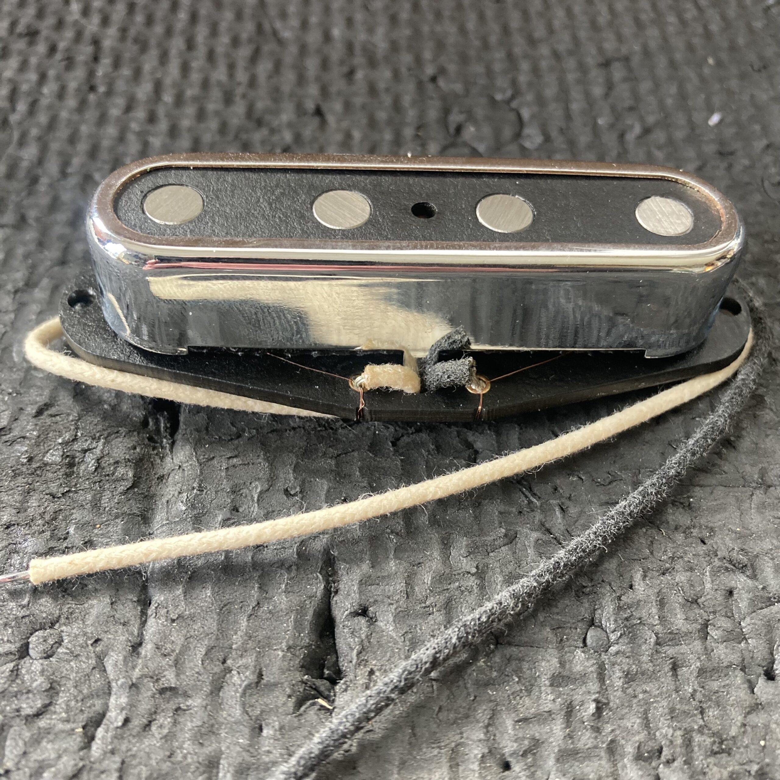 Retrovibe Route '51 Replacement single coil bass pickup for 50s Precision Alnico Poles, Cloth Wire, String binding, wax potted - Image 2